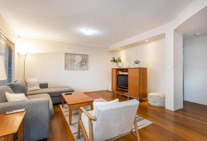 Coode Street Townhouse