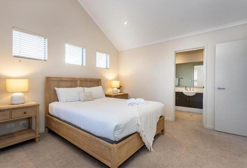 Coode Street Townhouse