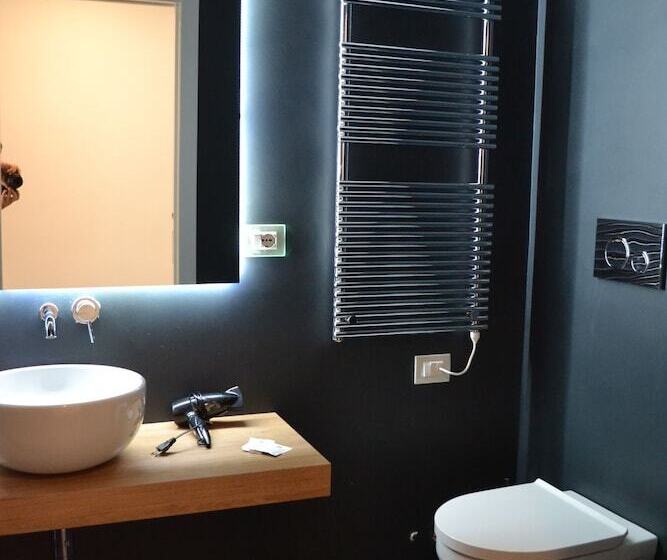 Corte Cairoli B&b And Suites