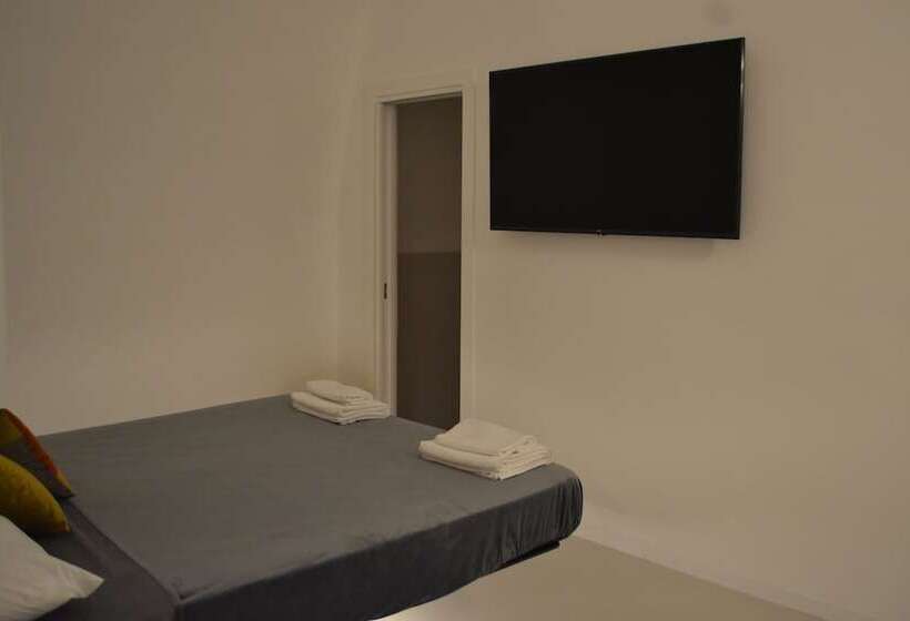 Corte Cairoli B&b And Suites