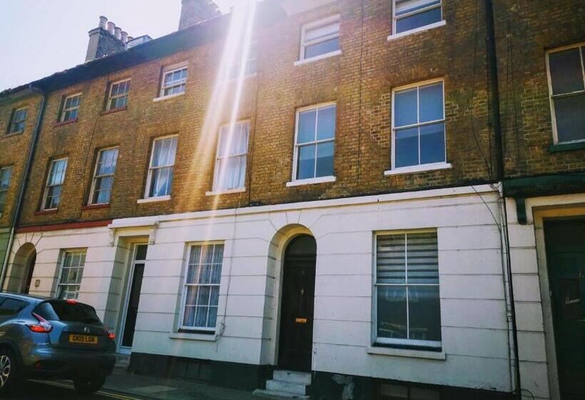 Dover Town Rooms   Short Lets & Serviced Accommodation   Dover