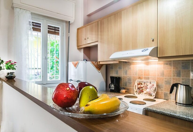 Elegant And Renovated Flat In Dafni