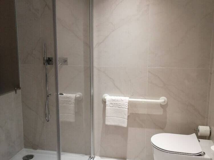 ホテル 3k Porto Aeroporto