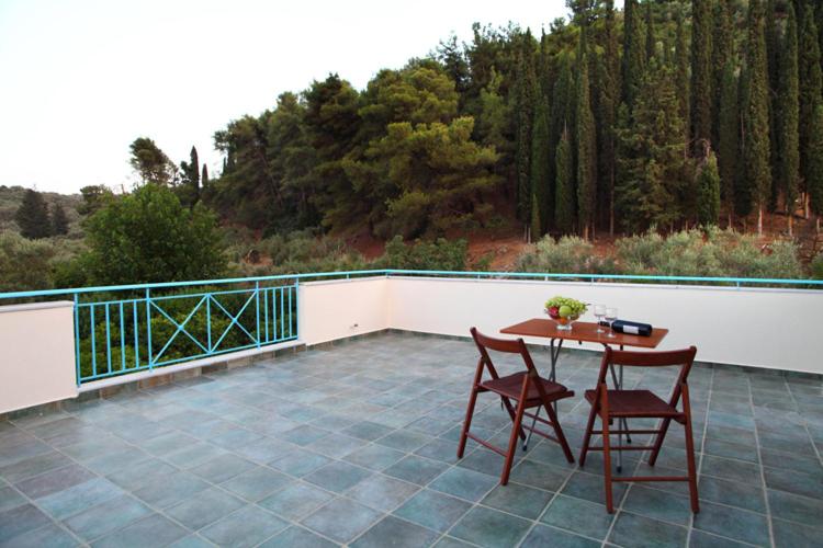 هتل Apartments Avra