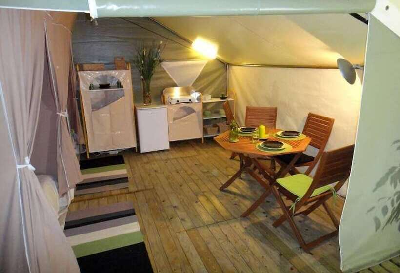 בית מלון כפרי Camping De La Cazine