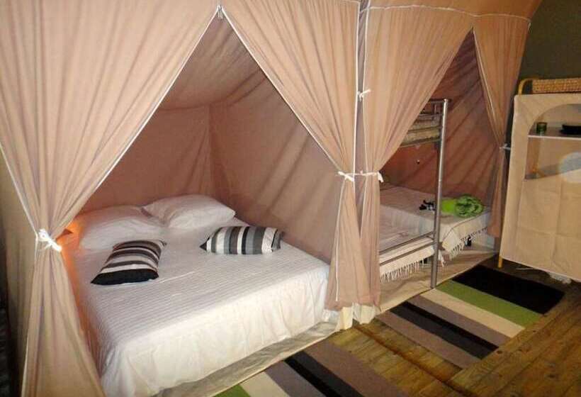 בית מלון כפרי Camping De La Cazine