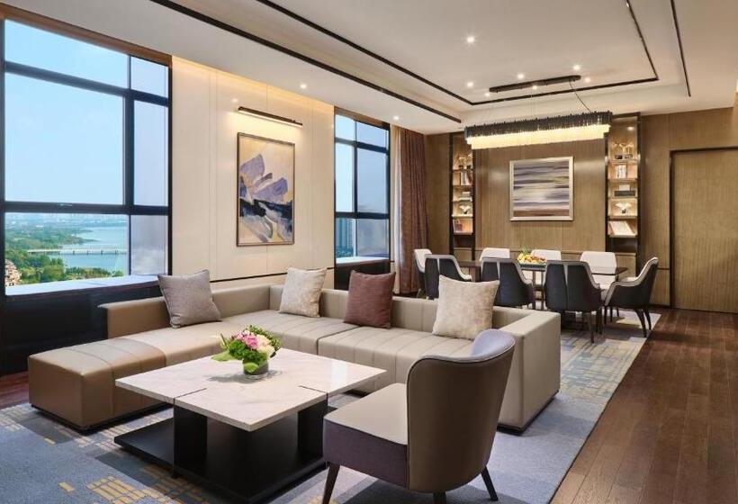 Hotel Crowne Plaza Wuhan Development Zone, An Ihg