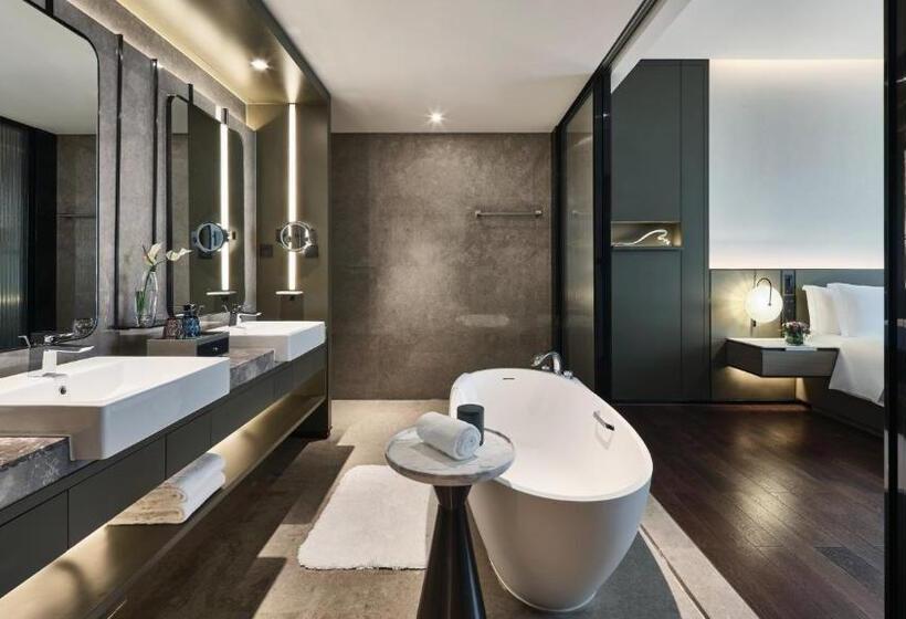 Hotel Crowne Plaza Wuhan Development Zone, An Ihg