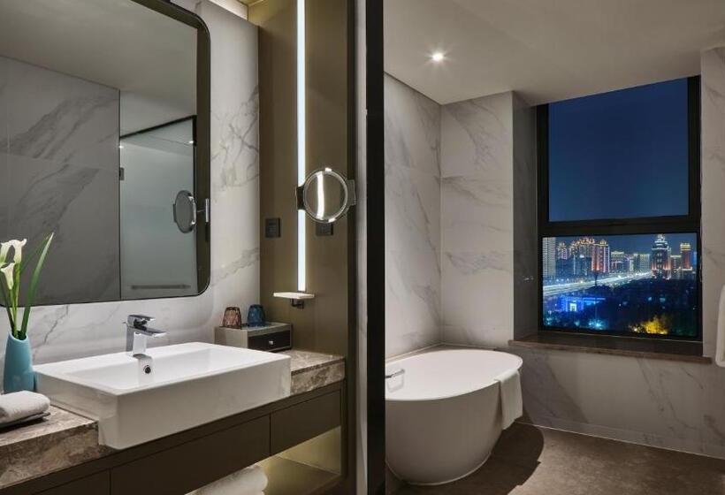 Hotel Crowne Plaza Wuhan Development Zone, An Ihg