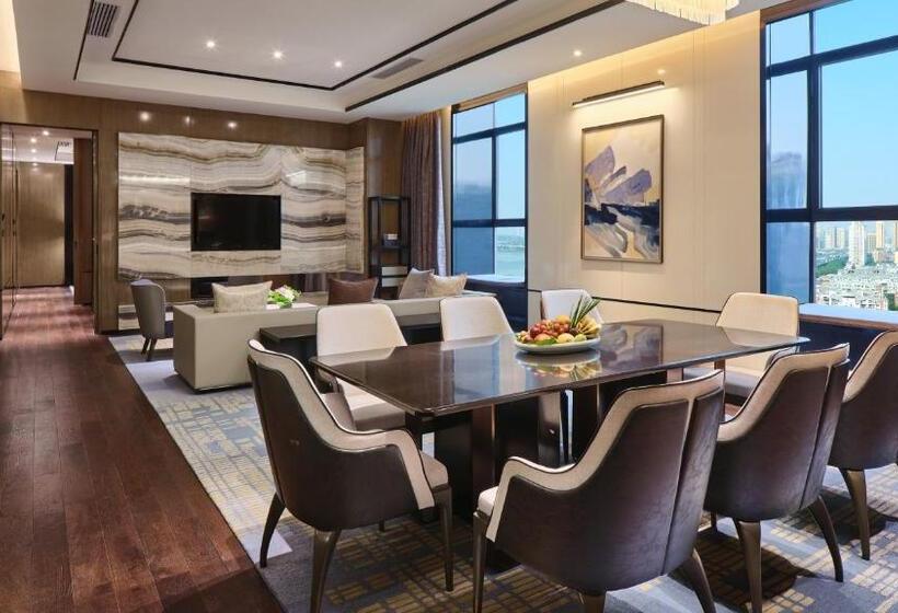 Hotel Crowne Plaza Wuhan Development Zone, An Ihg