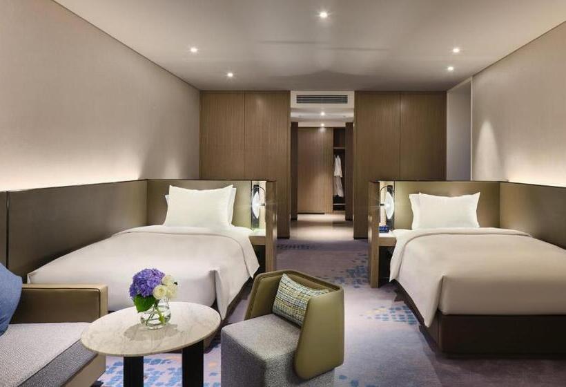 Hotel Crowne Plaza Wuhan Development Zone, An Ihg