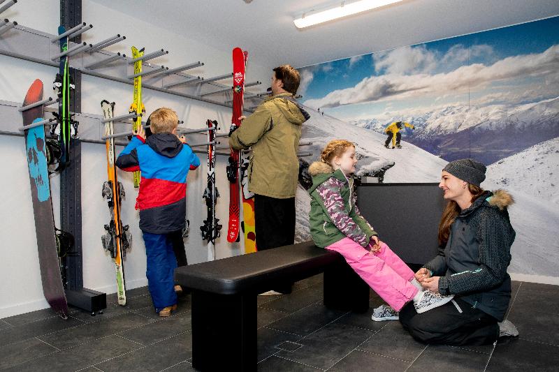 Отель Holiday Inn Express & Suites Queenstown, An Ihg