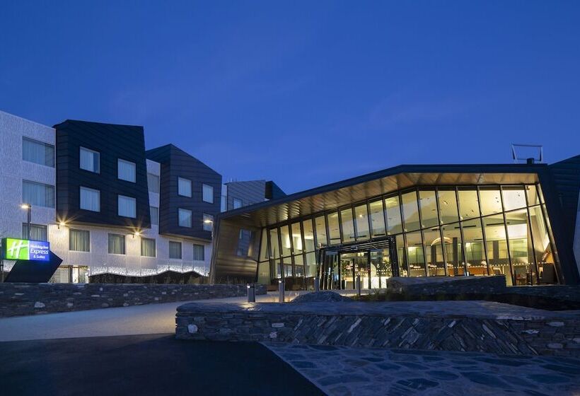 Отель Holiday Inn Express & Suites Queenstown, An Ihg