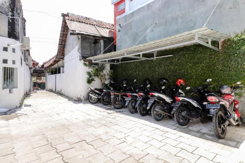 בית מלון כפרי Kalingga Sekar