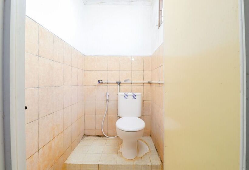 בית מלון כפרי Kalingga Sekar