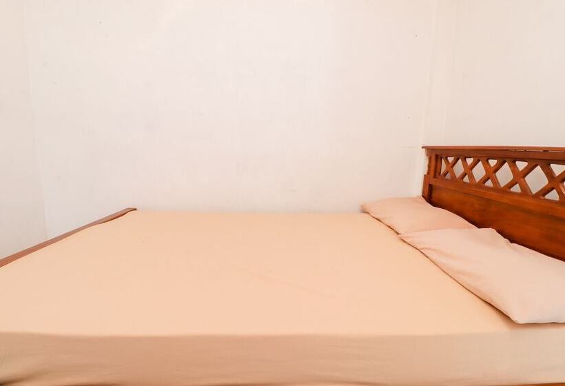 בית מלון כפרי Kalingga Sekar