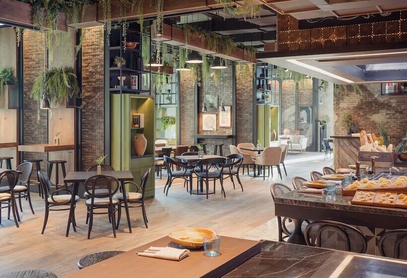 Отель Kimpton Maalai Bangkok An Ihg