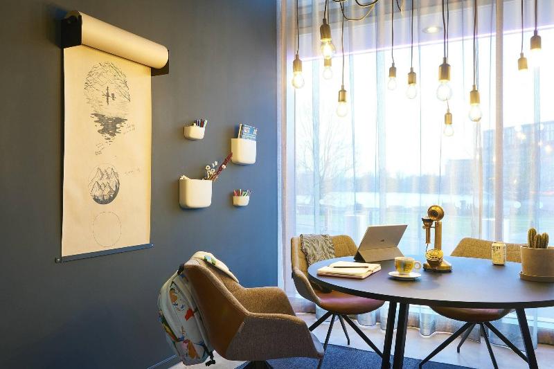 Отель Moxy Birmingham Nec