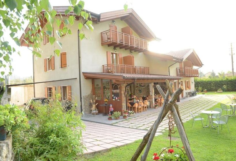 هتل روستایی Agritur Girardelli