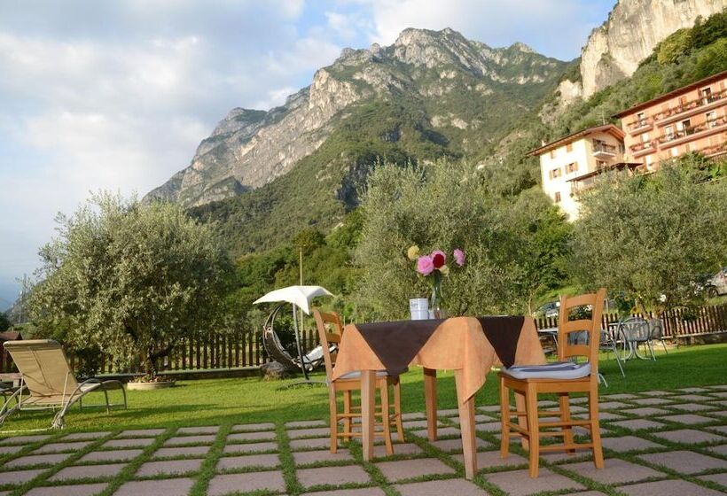 هتل روستایی Agritur Girardelli