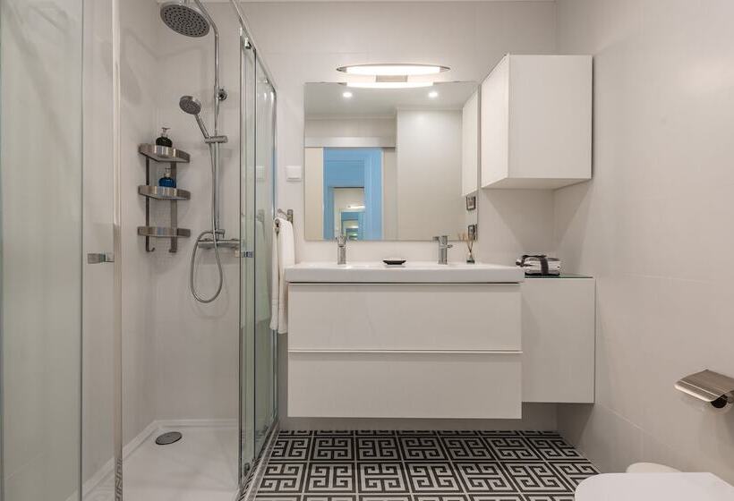 Light Filled Apartment, By Timecooler