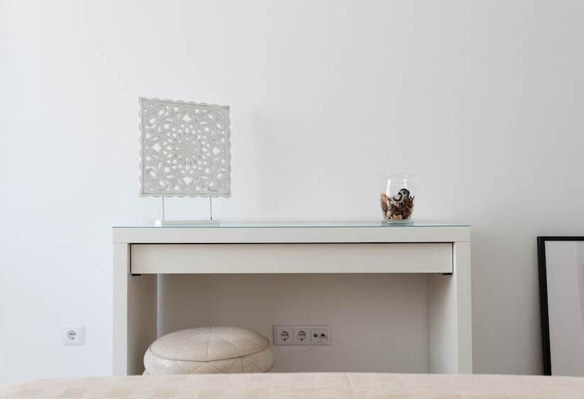 Light Filled Apartment, By Timecooler