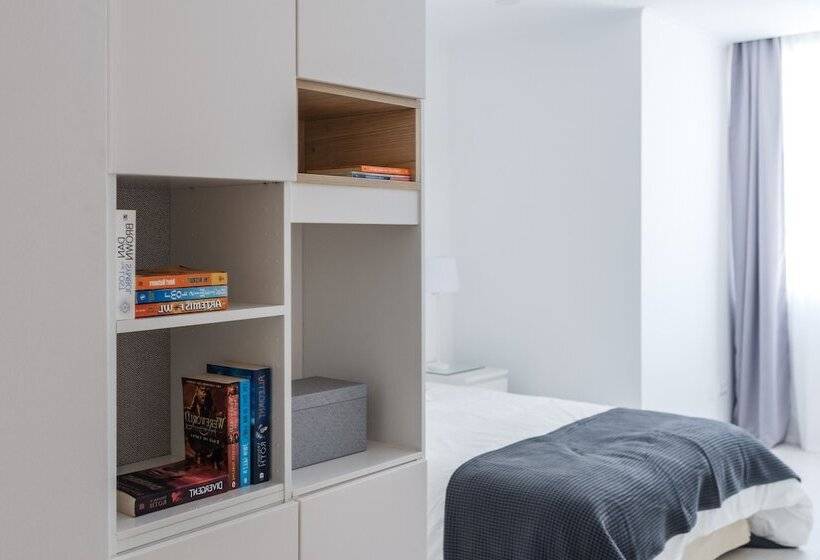 Light Filled Apartment, By Timecooler