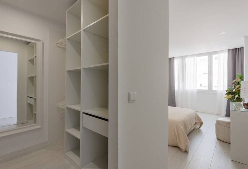 Light Filled Apartment, By Timecooler