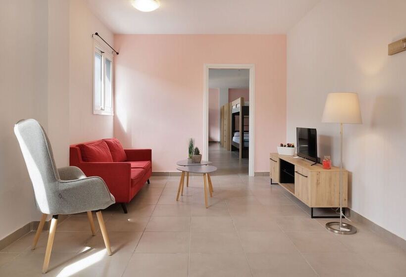 Local Hostel & Suites