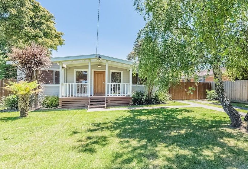 Loch Retreat  550m To Town