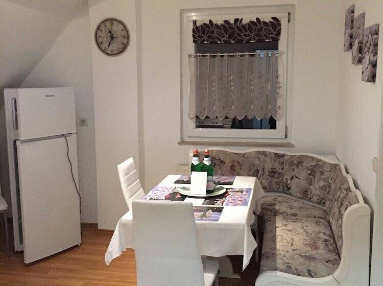 Lorenz Apartment 2
