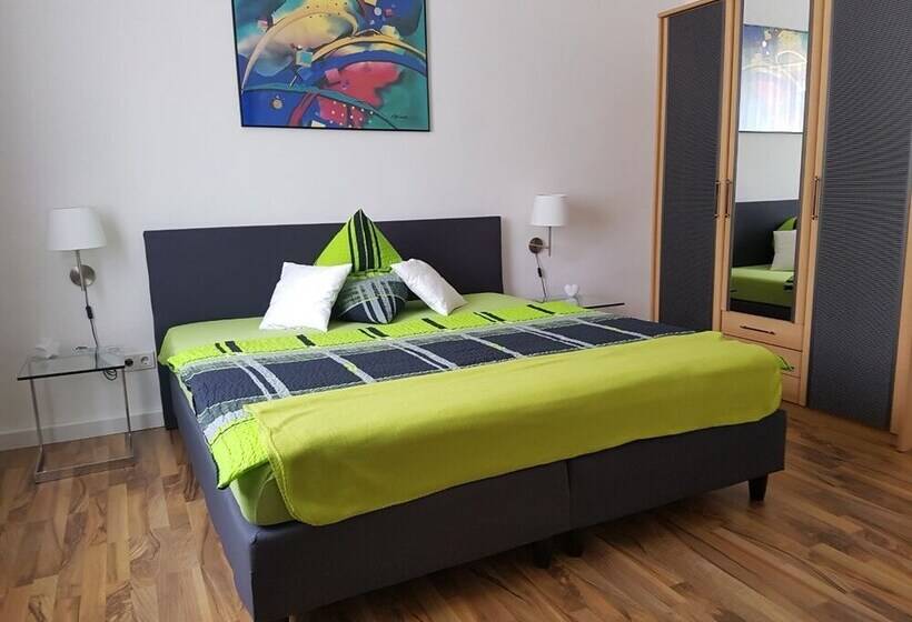 Lorenz Apartment