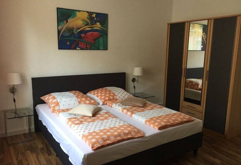 Lorenz Apartment