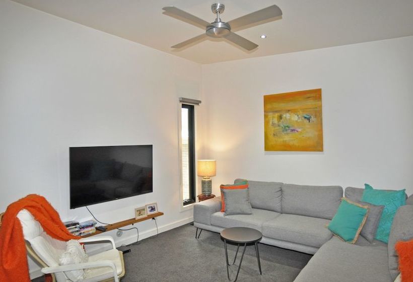 Luxury By The Sea  Close To The Beach