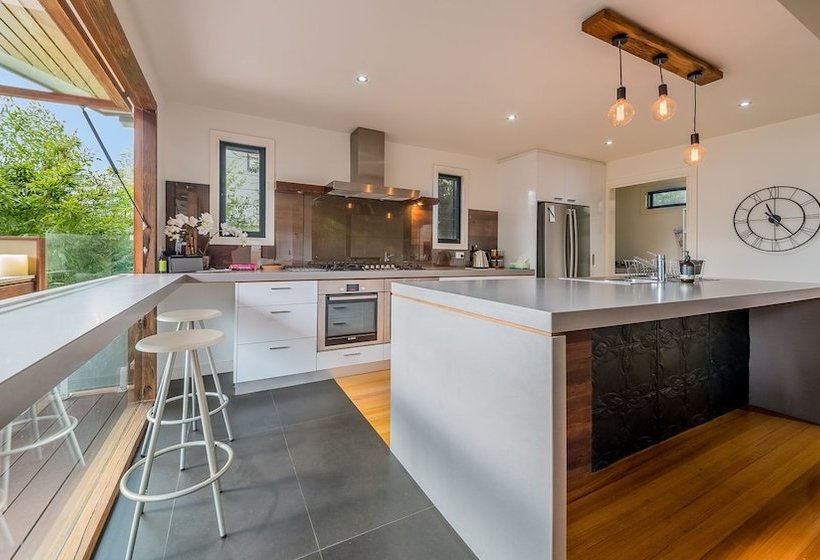 Luxury By The Sea  Close To The Beach