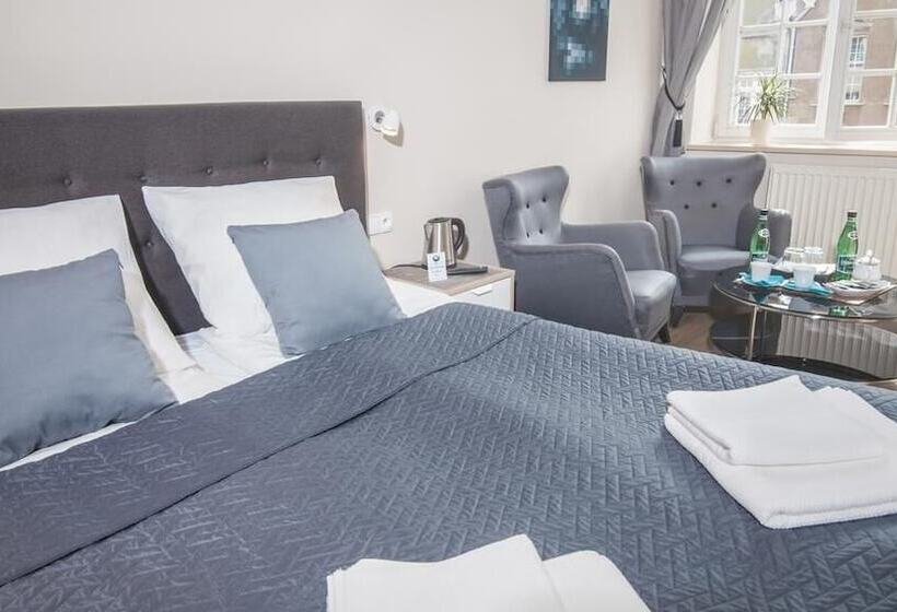 膳宿费 Black Swan House, Old Town