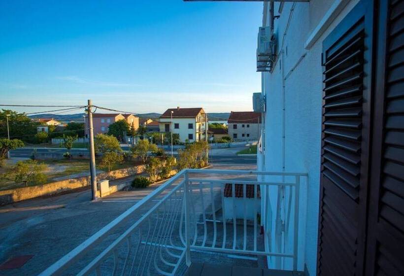 膳宿费 Lanterna Rooms