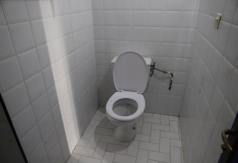 פנסיון The Spot