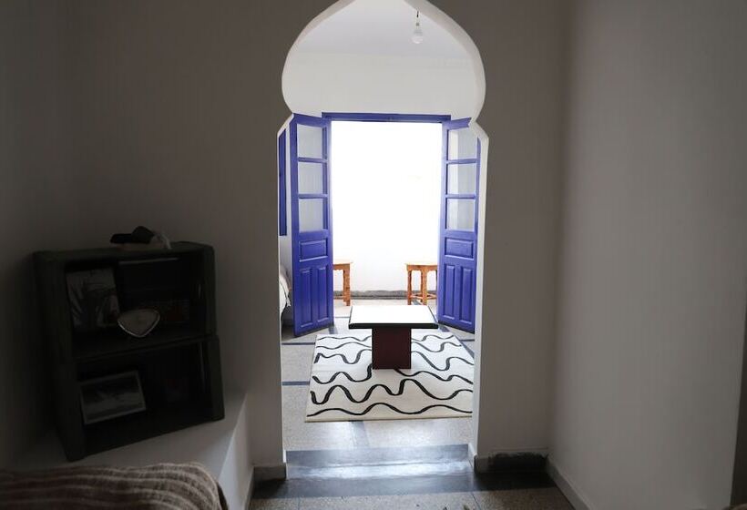 پانسیون The Spot