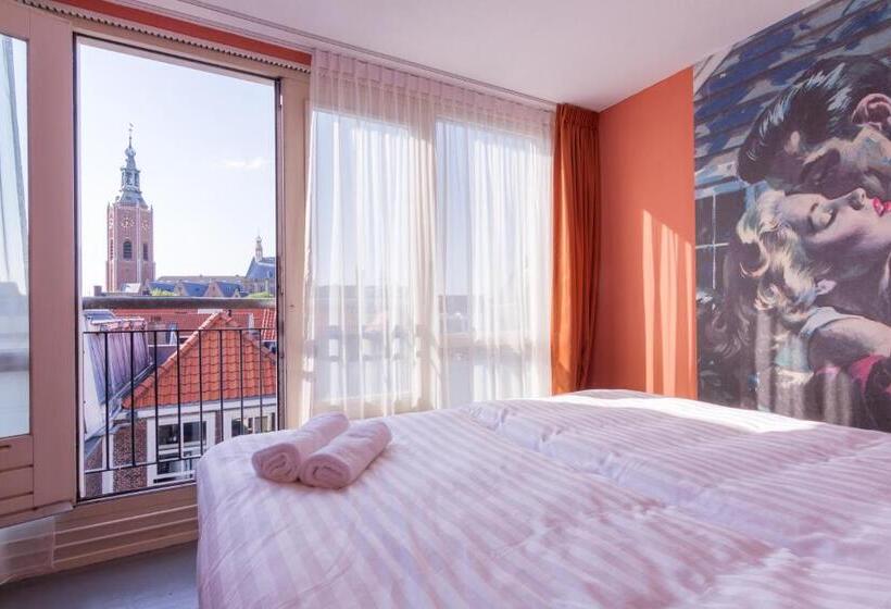 Pink Flamingo Boutique Hostel