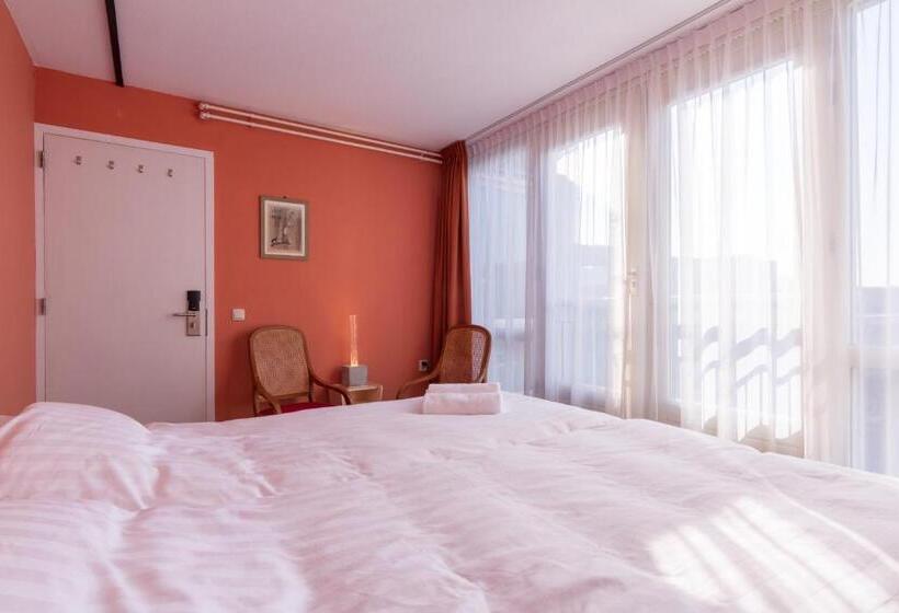 Pink Flamingo Boutique Hostel