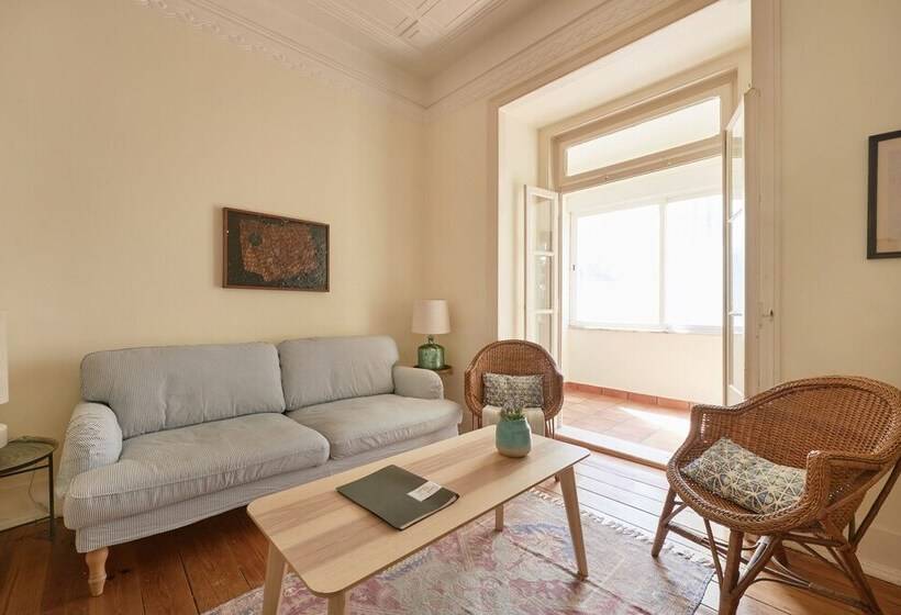 Renovated Spacious Baixa Apartment, By Timecooler