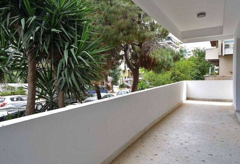 Rolls Royce Elegant Flat In P. Faliro