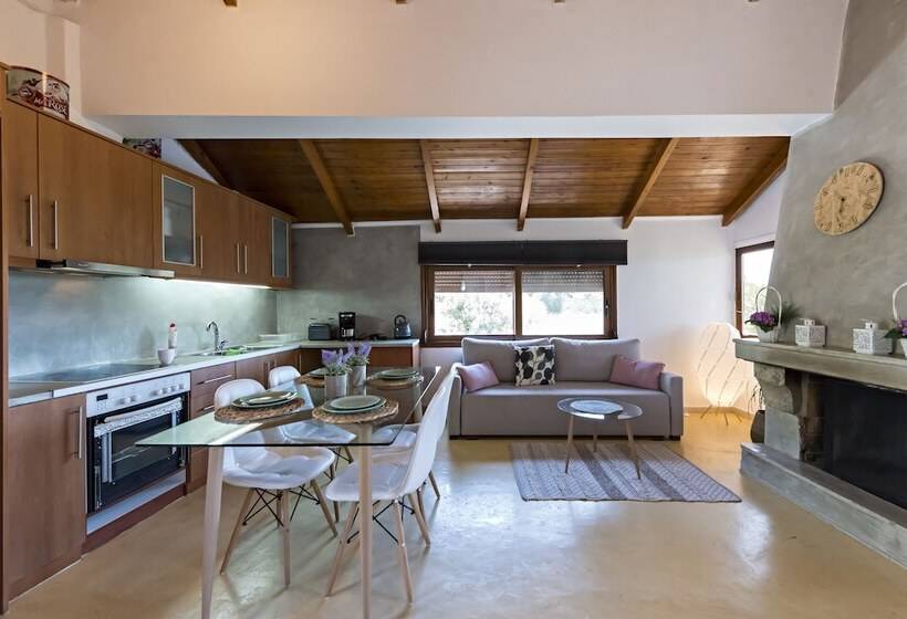 Seaside Heaven   Sunset Views Close To The Beach