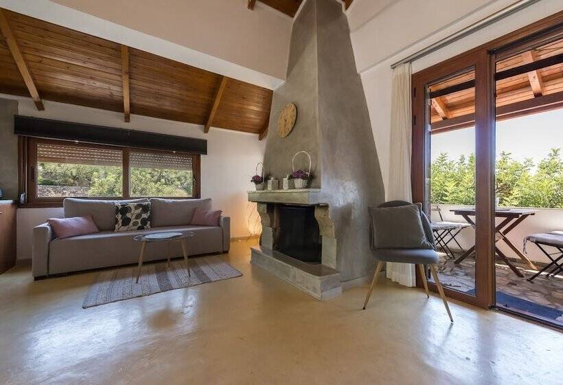 Seaside Heaven   Sunset Views Close To The Beach