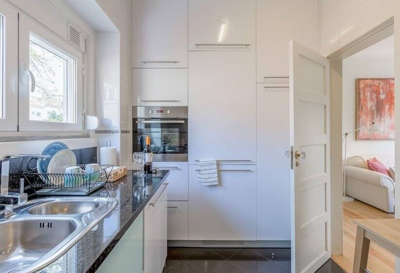 Sunny, Bright And Quiet Apartment, By Timecooler