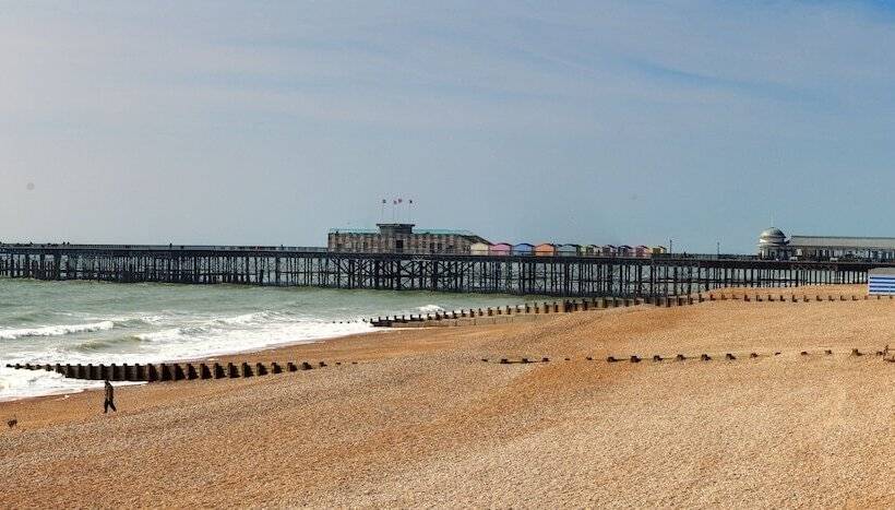 The Artists Retreat   Hastings