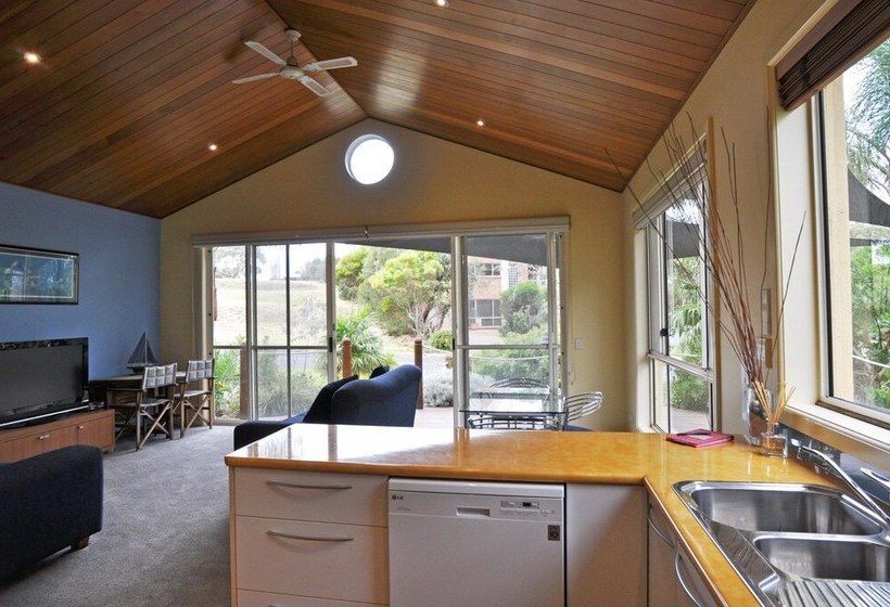 The Sails 8  Linen Included  Central Location