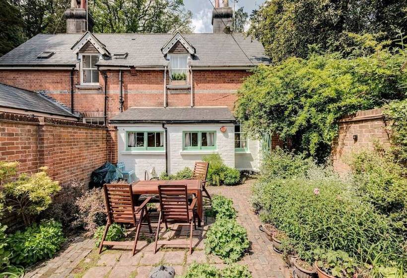 The Writers Retreat  Hastings