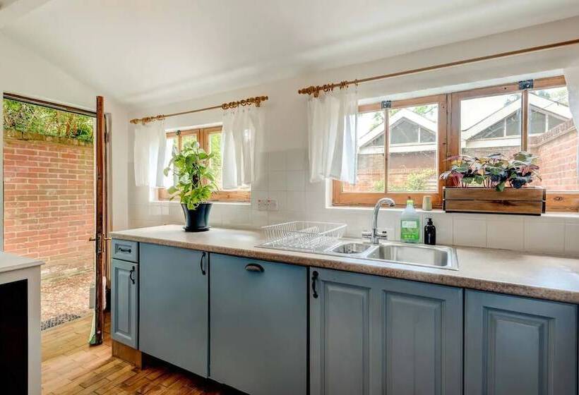 The Writers Retreat  Hastings